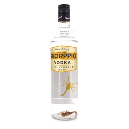 Skorppio Vodka mit einem echten, essbaren Skorpion (Stachel vor Verzehr entfernen) 0,70 Liter/ 37.5% vol